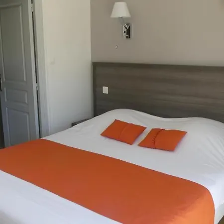 Castel Moor Hotel 2*