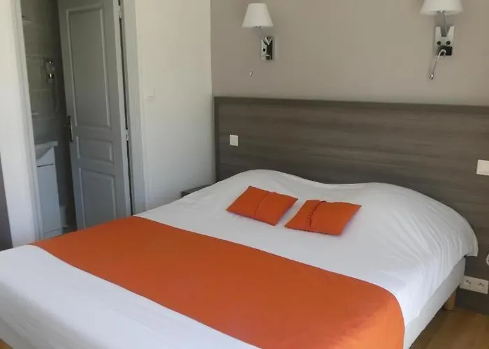 Castel Moor Hotel 2*