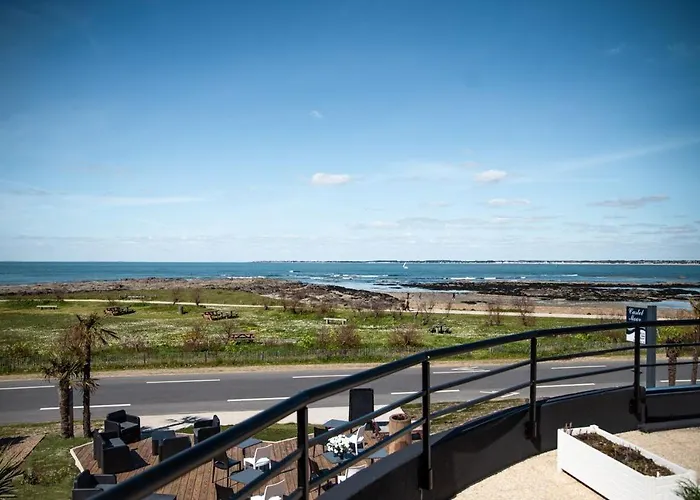 Castel Moor Hotel 2*